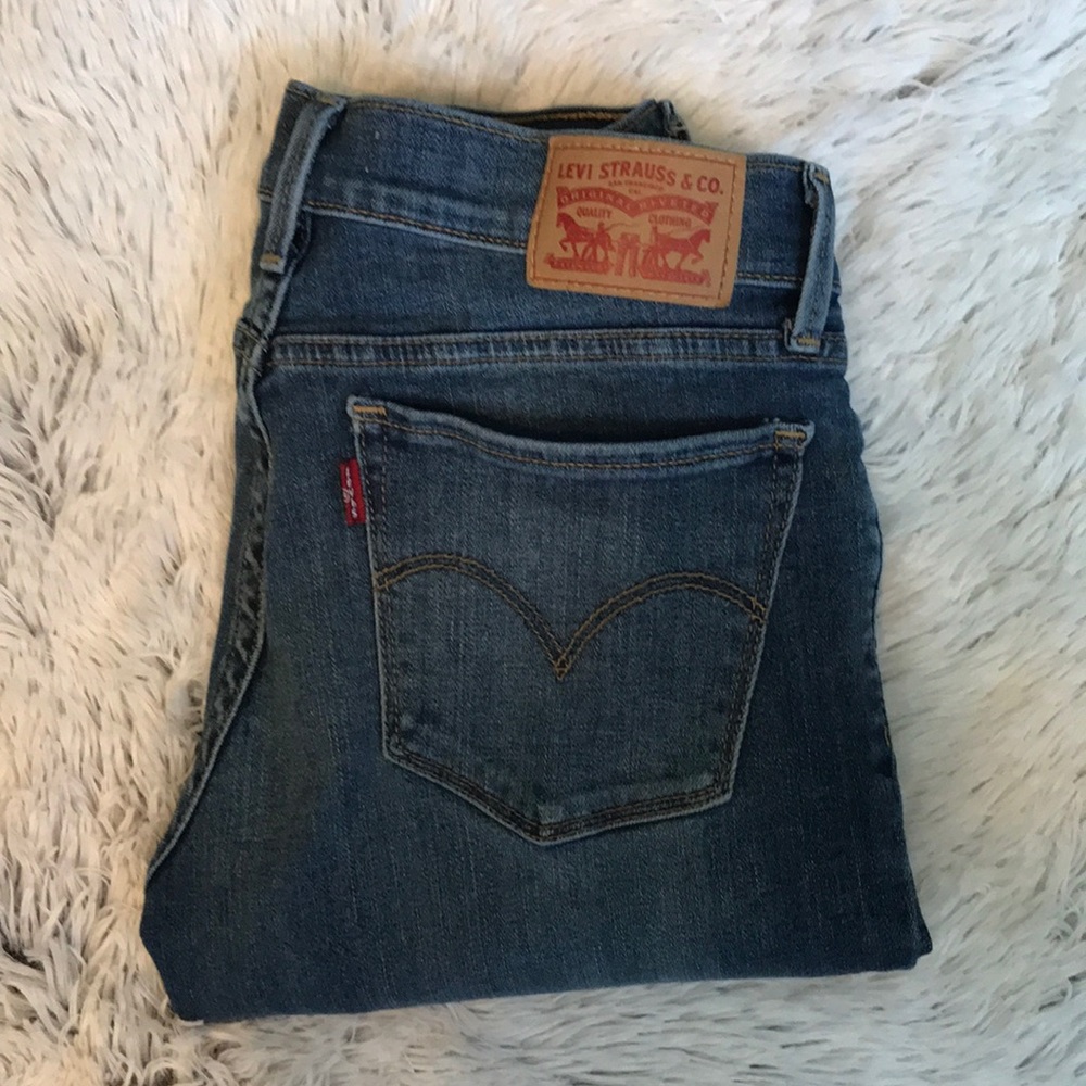 ❌ S O L D ❌ LEVI’S 710 Super Skinny Jeans